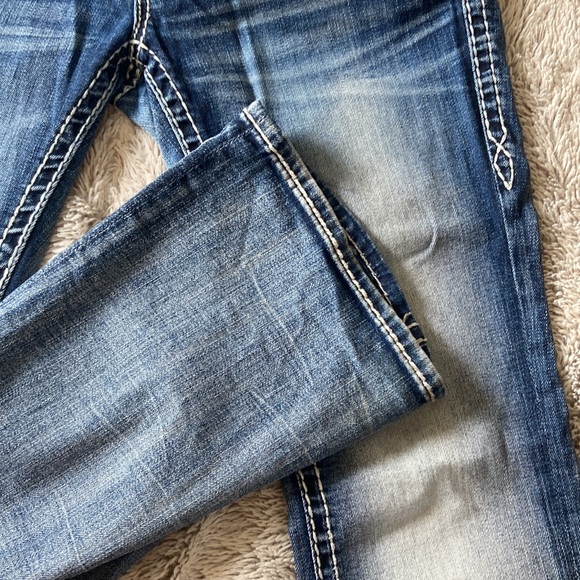 Rock Revival Jeans - Picture 4 of 8